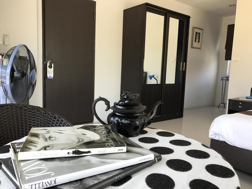 But Different Phuket Boutique Hotel Nai Harn Exteriör bild