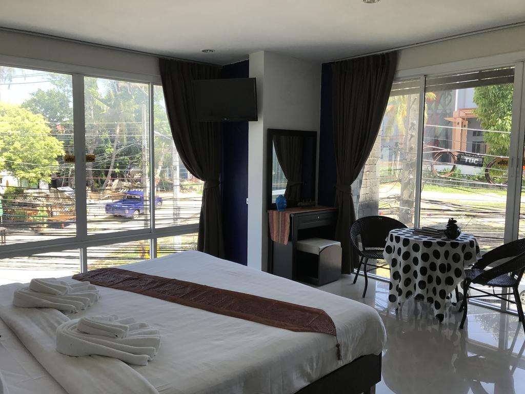 But Different Phuket Boutique Hotel Nai Harn Exteriör bild