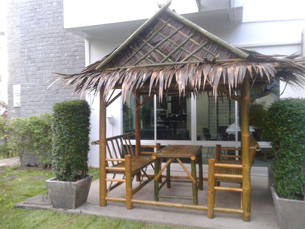 But Different Phuket Boutique Hotel Nai Harn Exteriör bild