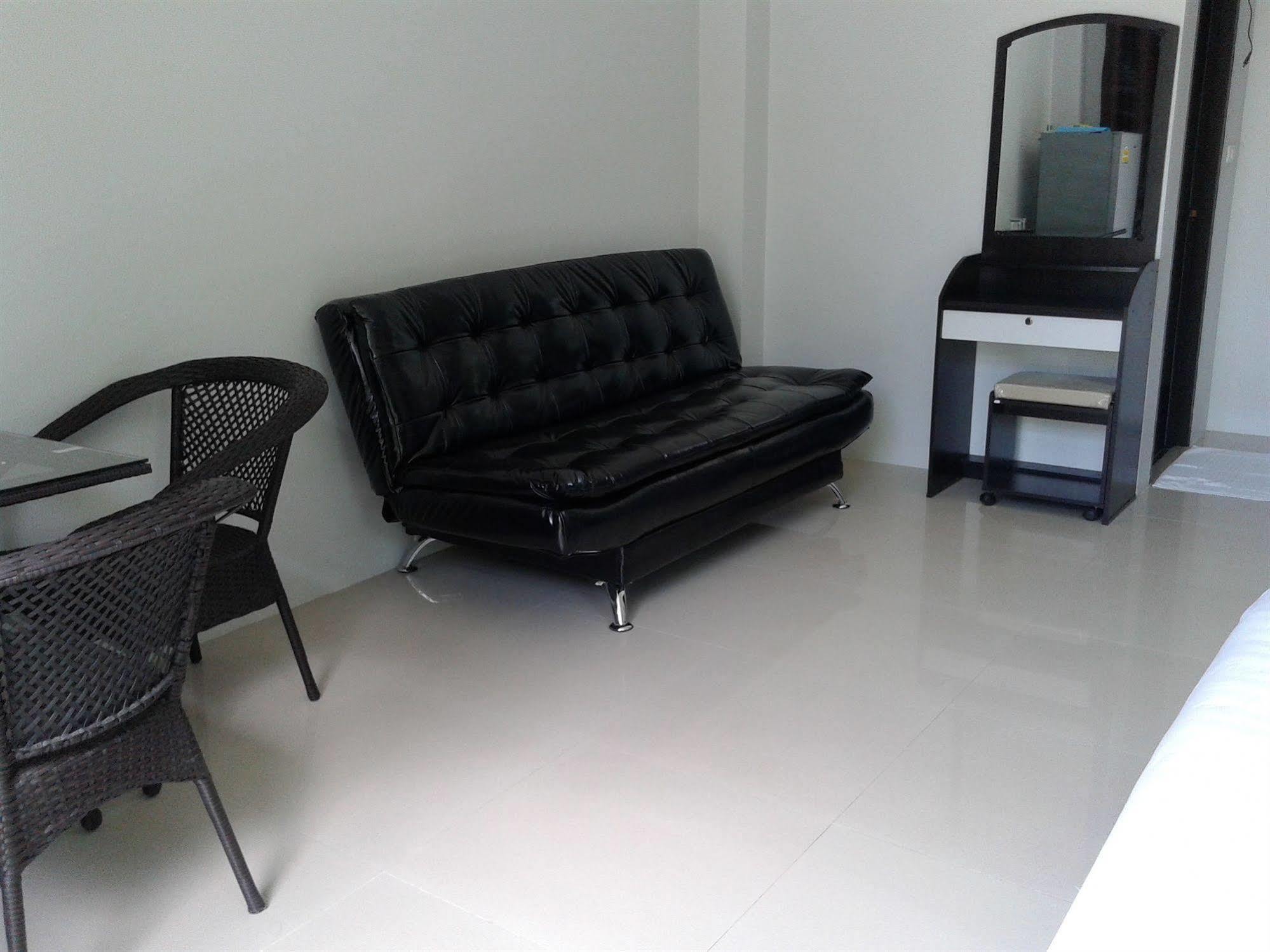 But Different Phuket Boutique Hotel Nai Harn Exteriör bild