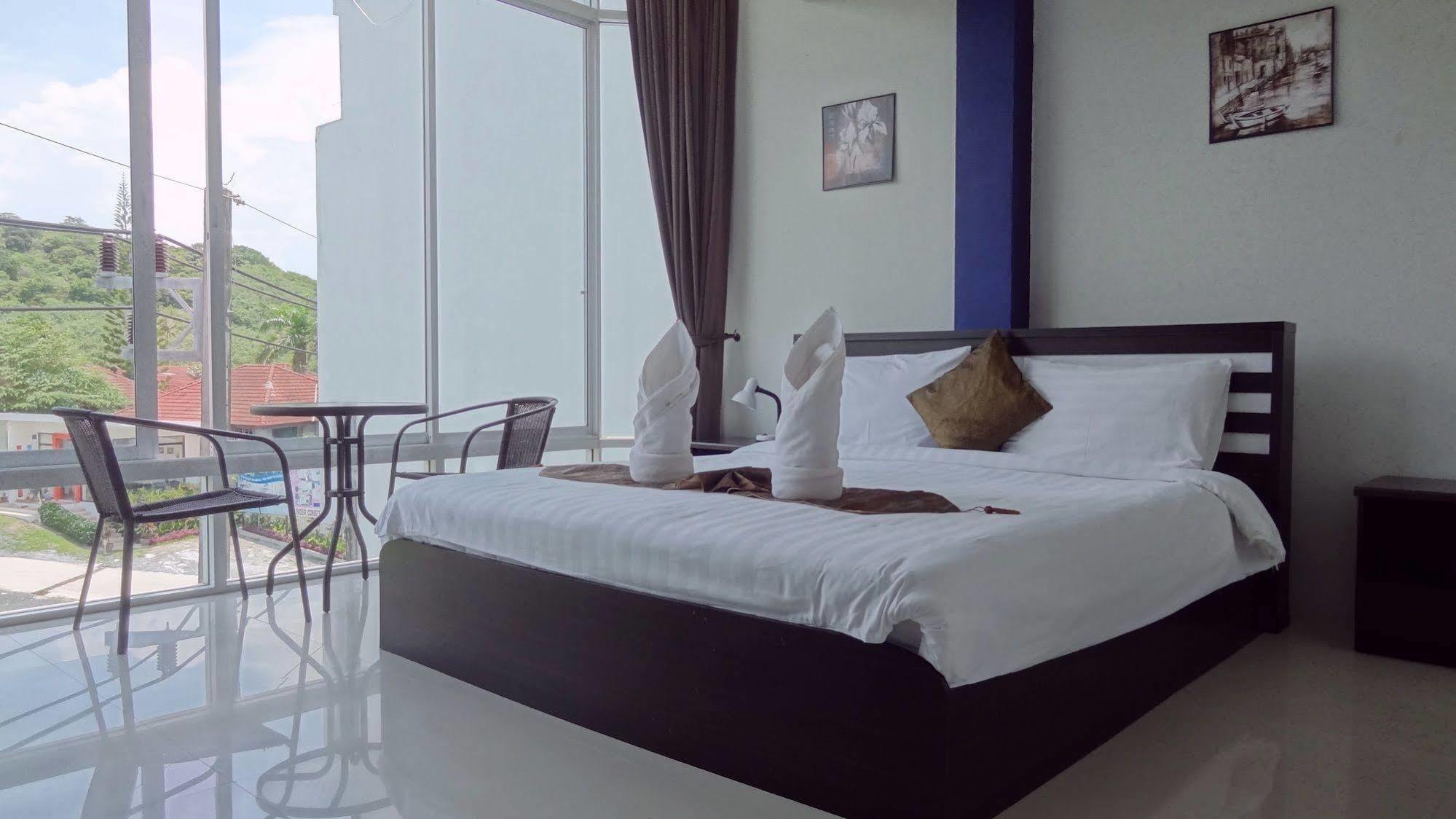 But Different Phuket Boutique Hotel Nai Harn Exteriör bild