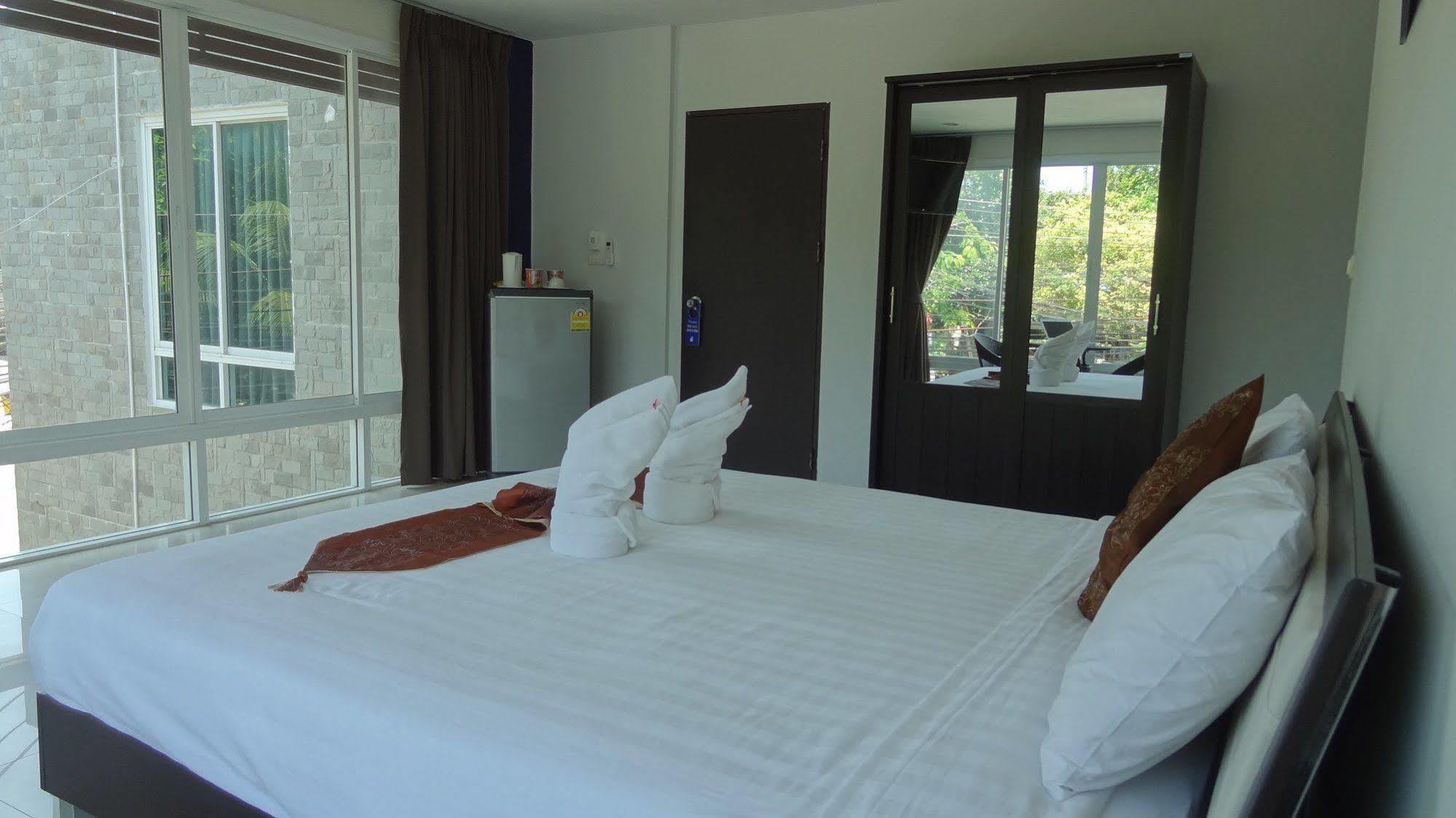But Different Phuket Boutique Hotel Nai Harn Exteriör bild