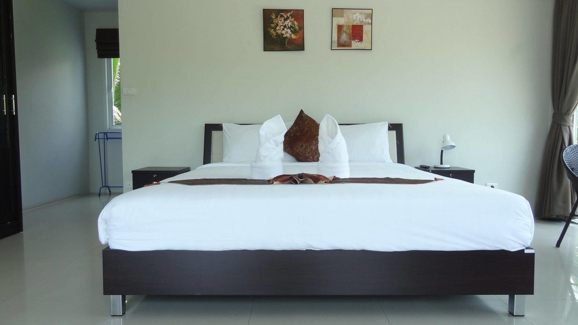 But Different Phuket Boutique Hotel Nai Harn Exteriör bild